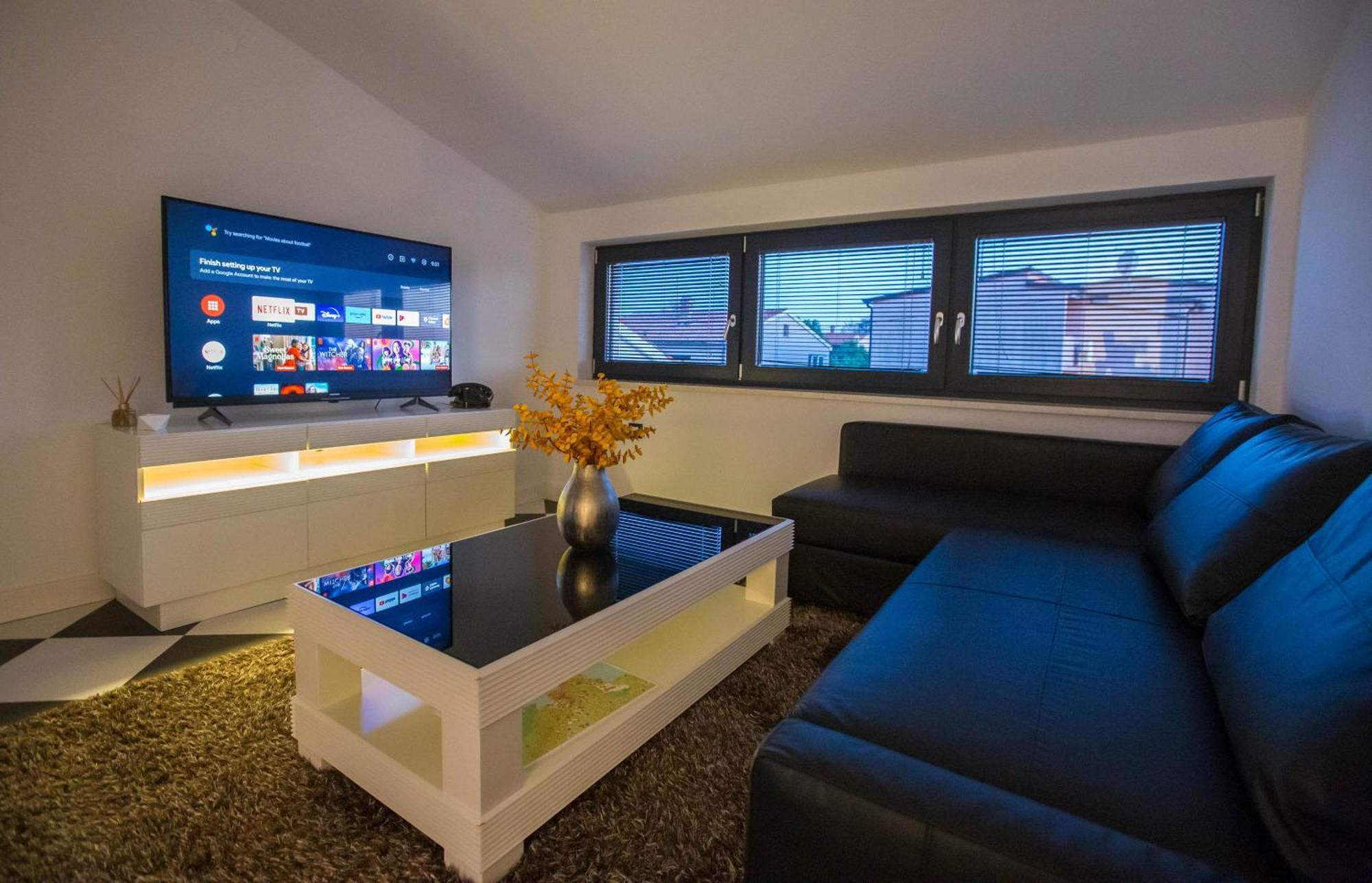 Black & White Apartment Ровинь Экстерьер фото
